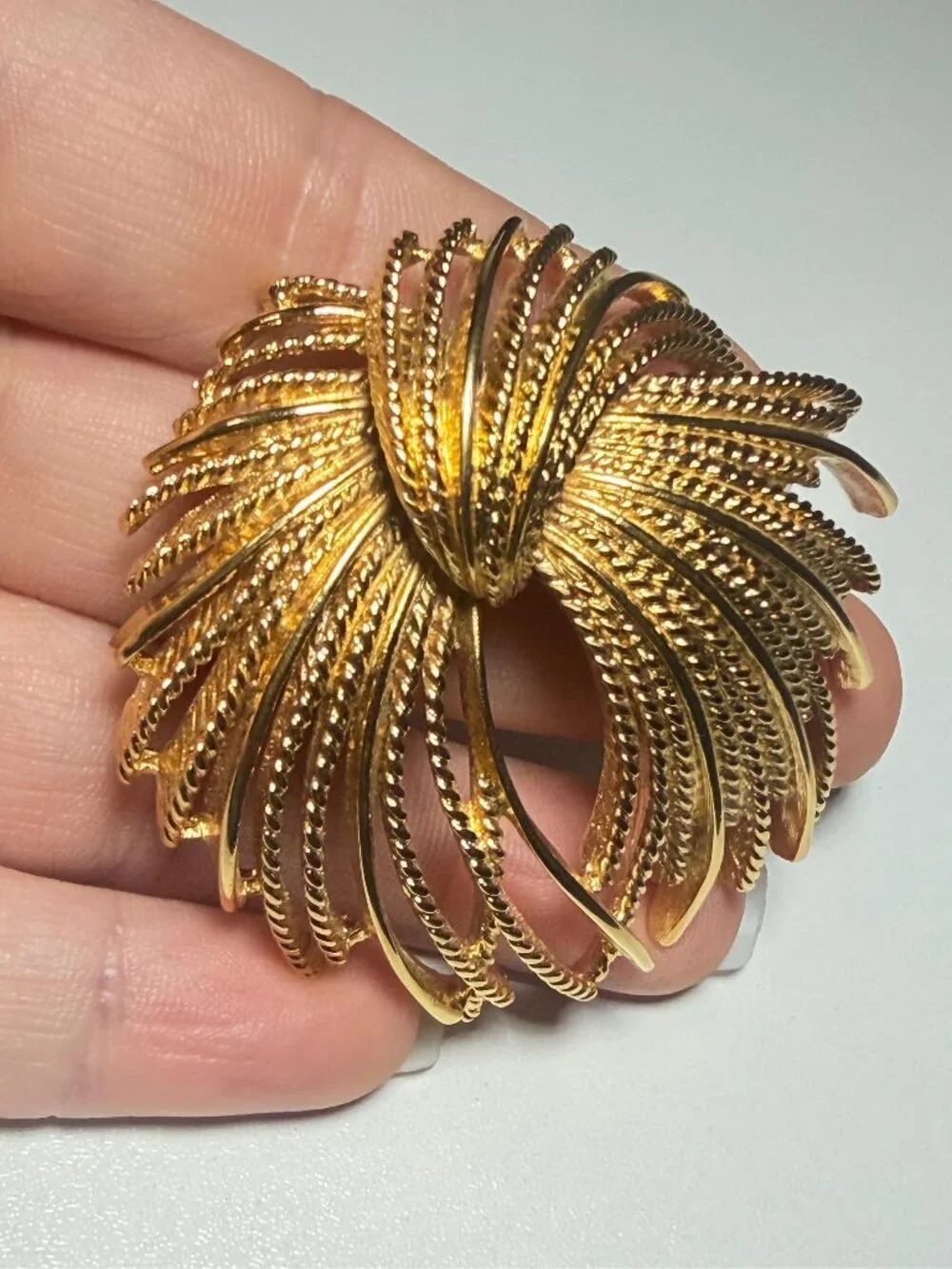 Monet Haystack Brooch Gold Tone Textured Fringe Vintage 2.25 inches